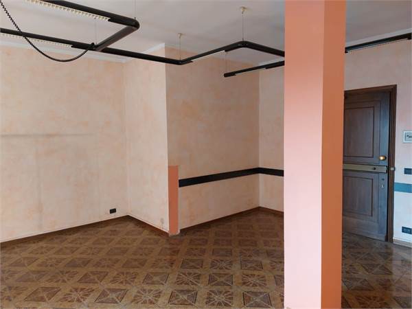 Office for rent in Ciriè