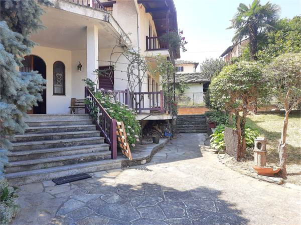 VILLA UNI-FAMILY WITH GARDEN