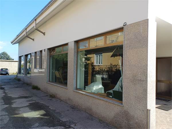 Commercial Premises / Showrooms for sale in Ciriè