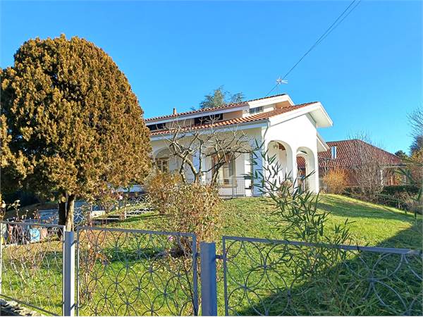 VILLA UNIFAMILIARE CON GIARDINO