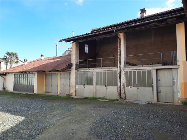 AUTORIMESSA + DEPOSITO RECUPERABILE 