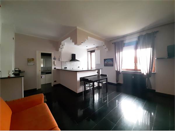 AMPIO MONOLOCALE 