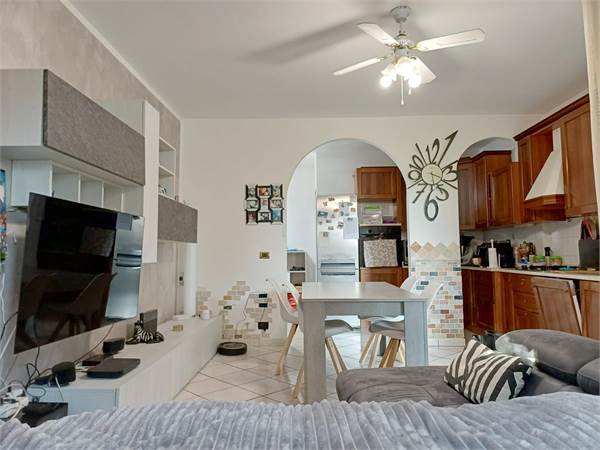 TRILOCALE CON POSTO AUTO