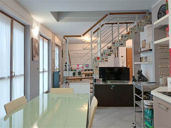 TRILOCALE CON MANSARDA