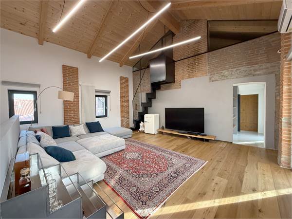 CASA COMPLETAMENTE RISTRUTTURATA