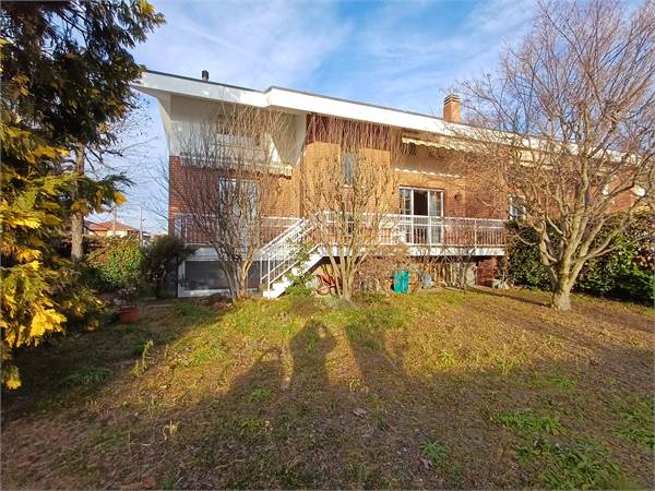 Farmhouse for sale in Ciriè