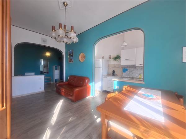 GRANDE APPARTAMENTO CON VERANDA