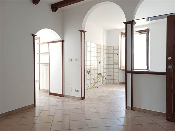 GRANDE APPARTAMENTO LUMINOSO