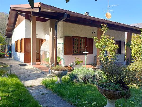 CASA INDIPENDENTE CON GIARDINO