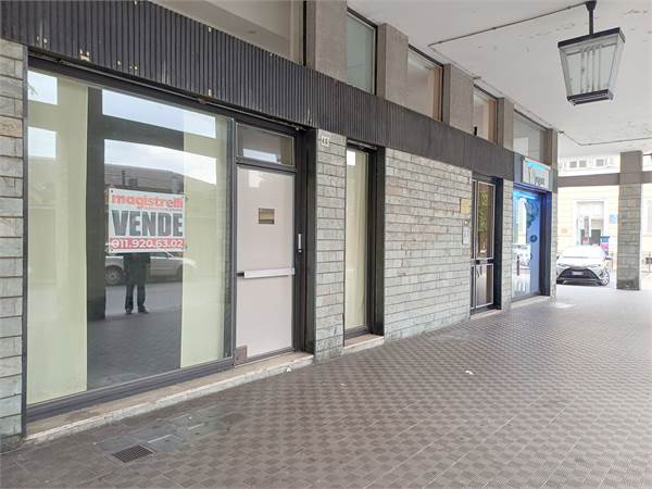 Commercial Premises / Showrooms for sale in Ciriè
