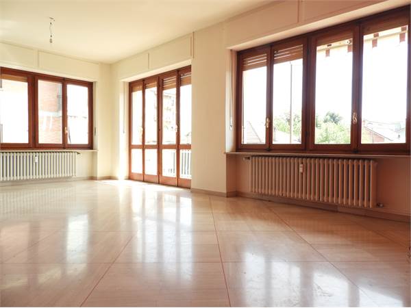 3+ bedroom apartment for rent in Ciriè