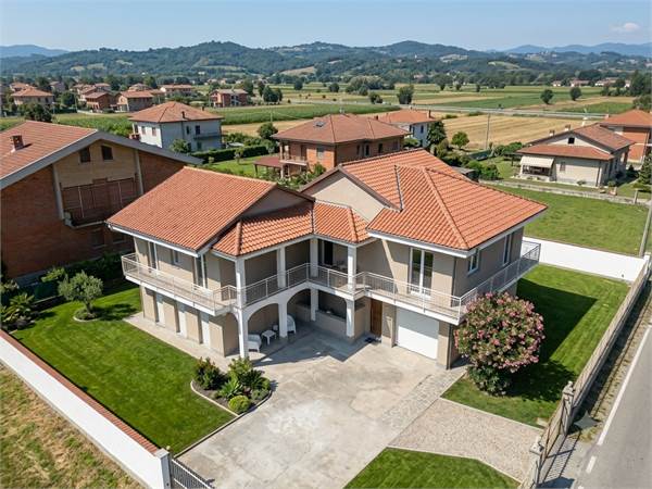 3+ bedroom apartment for sale in Ciriè