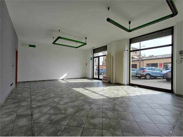 Commercial Premises / Showrooms for sale in Ciriè