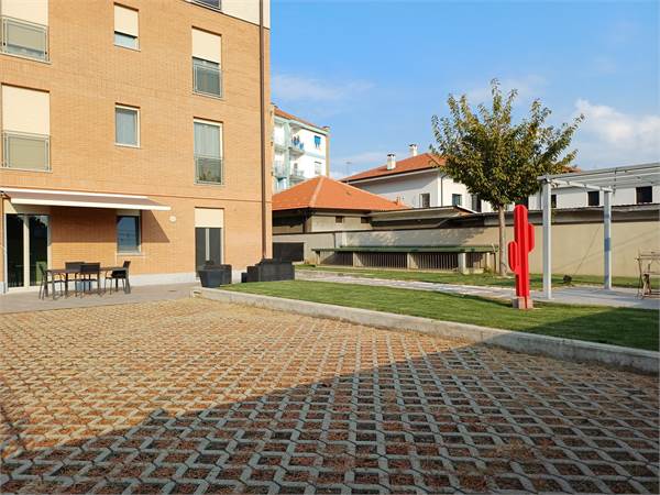 APPARTAMENTO CON GIARDINO